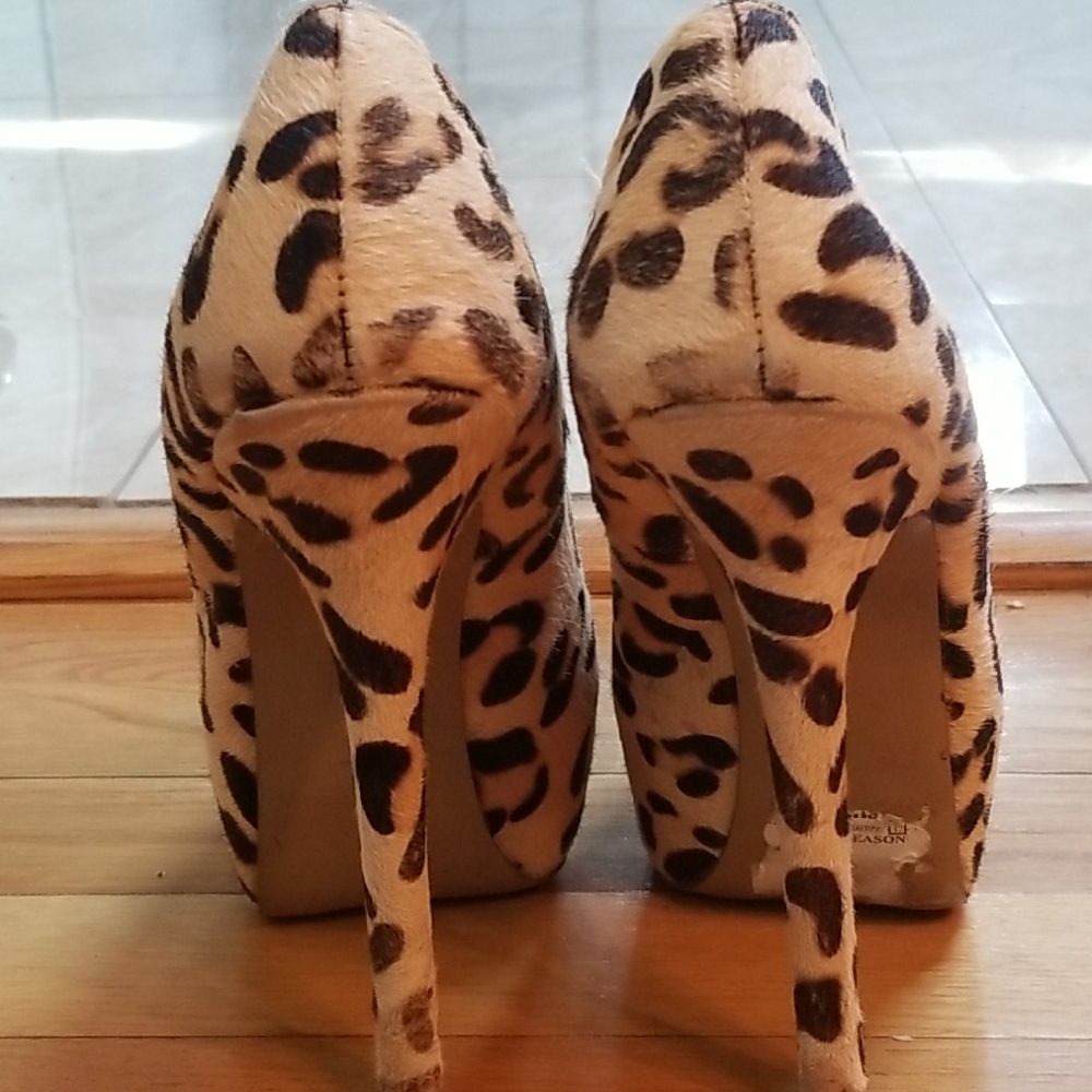 Heels - Picture 2 of 3